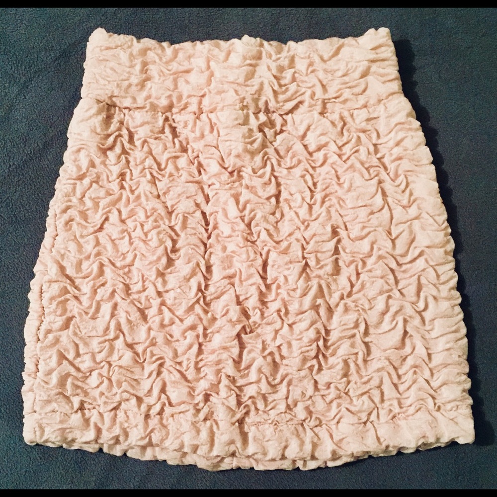 •NWOT •Forever21 •Lt Pink ‘Ruched’ Mini Skirt •L